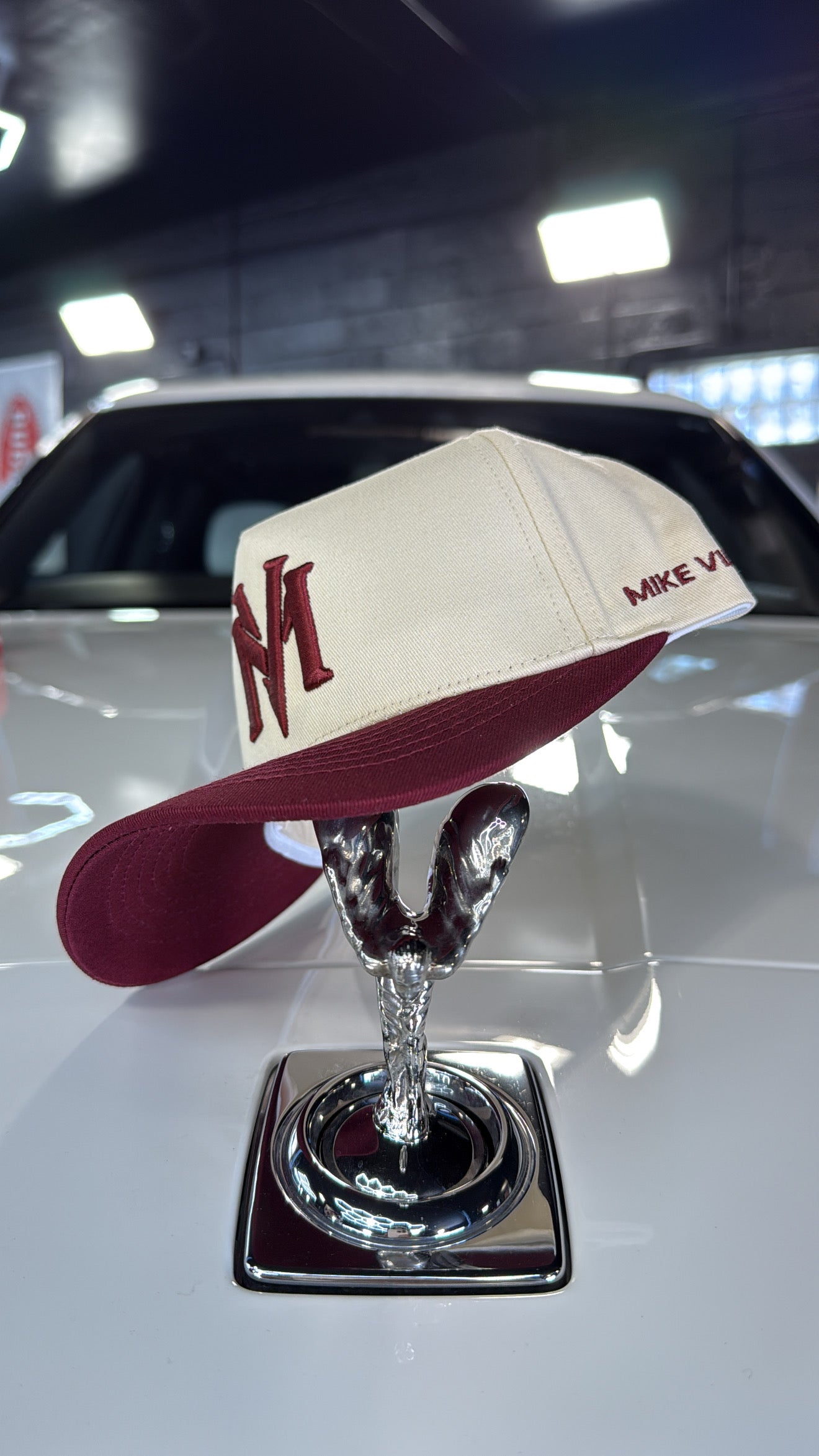 MV MAROON/CREAM